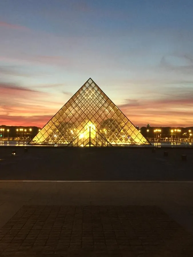 홈스테이 Private Bedrooms Near Eiffel Tower 파리