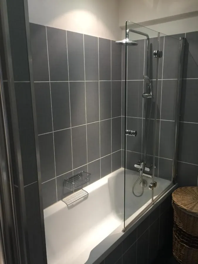 홈스테이 Private Bedrooms Near Eiffel Tower 파리