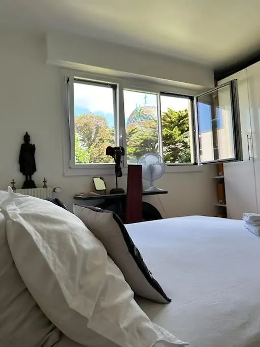 홈스테이 Private Bedrooms Near Eiffel Tower 파리 프랑스