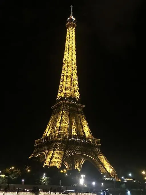 Private Bedrooms Near Eiffel Tower 파리 프랑스