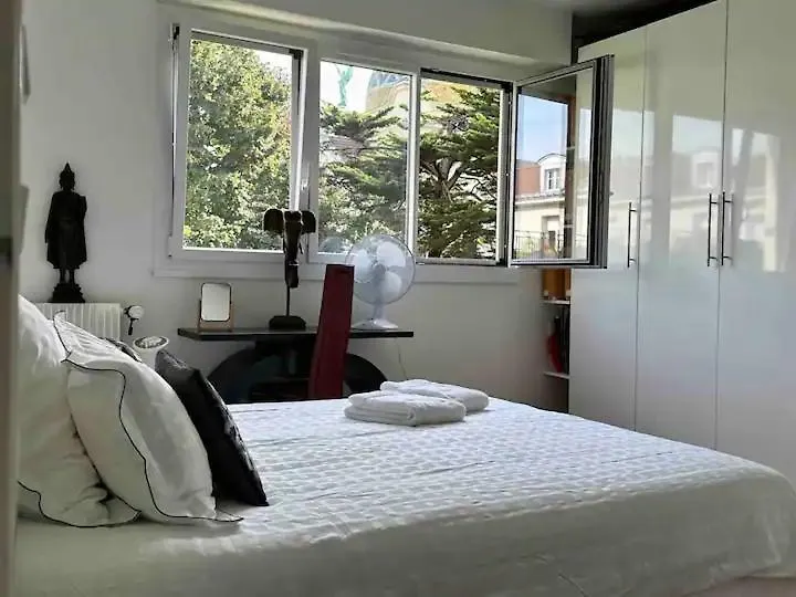 Private Bedrooms Near Eiffel Tower 파리